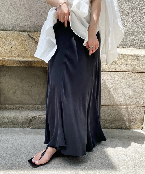 DouDou（ドゥドゥ）の「キュプラフレアスカート（スカート・レディース・ブラック/ブルー/グレイッシュベージュ・FREE）」の20枚目の写真