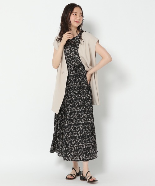 mysty woman（ミスティウーマン）の「花柄プリーツフレンチワンピース 956672（ワンピース・レディース・ブラック/オフホワイト/イエロー・FREE）」の9枚目の写真