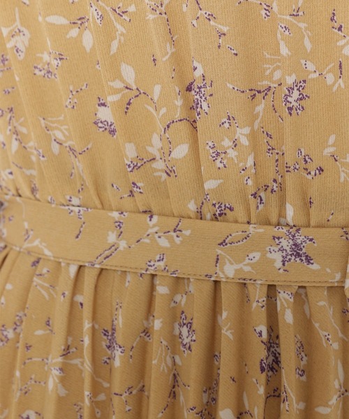 mysty woman（ミスティウーマン）の「花柄プリーツフレンチワンピース 956672（ワンピース・レディース・ブラック/オフホワイト/イエロー・FREE）」の19枚目の写真