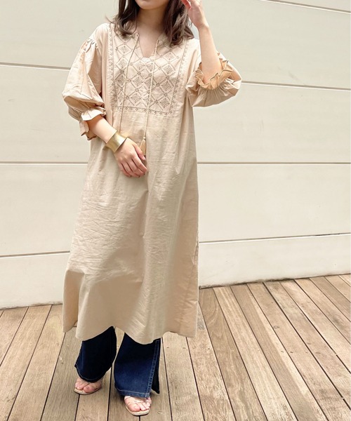 apres jour clair（アプレジュールクレア）の「【apres jour clair】刺繍バンドカラーワンピース【ZOZOTOWN限定アイテム】（ワンピース・レディース・オフホワイト/ベージュ・フリー/X-LARGE）」の13枚目の写真