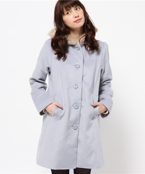 earth music&ecology(アースミュージックアンドエコロジー)の「フードファー付きコート(ステンカラーコート・レディース・アイボリー/ピンク/ベージュ/サックスブルー/ネイビー・SMALL/MEDIUM)」の5枚目の写真