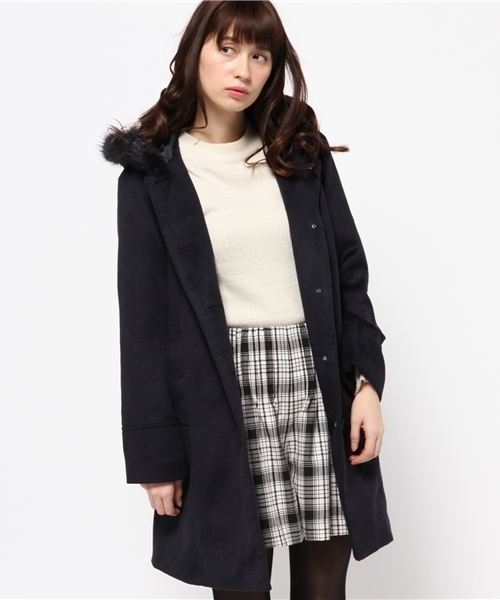 earth music&ecology(アースミュージックアンドエコロジー)の「フードファー付きコート(ステンカラーコート・レディース・アイボリー/ピンク/ベージュ/サックスブルー/ネイビー・SMALL/MEDIUM)」の9枚目の写真