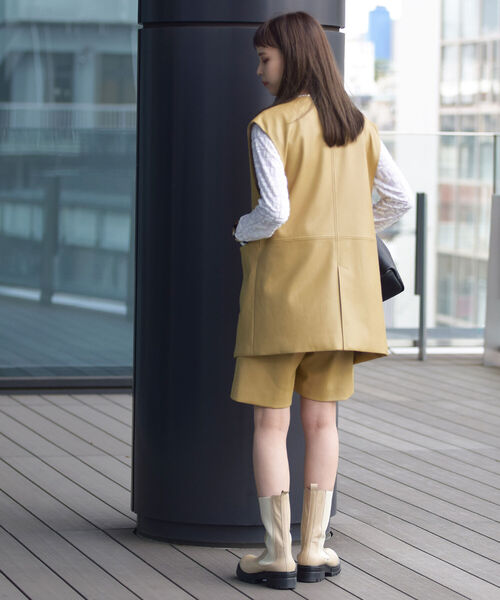 Ray BEAMS フェイクレザーショートパンツ Ray BEAMS（レイビームス）の「Ray BEAMS / フェイクレザー
