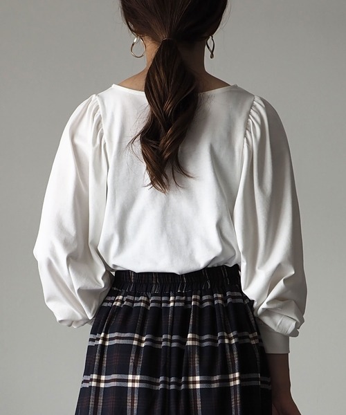 Riberry（リベリー）の「ボリューム袖Teeブラウス（Tシャツ/カットソー・レディース・オフホワイト/スミクロ・MEDIUM）」の7枚目の写真
