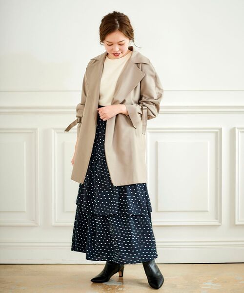 le.coeur blanc（ルクールブラン）の「ニュアンスショートトレンチコート（トレンチコート・レディース・モカ/ネイビー・36/38）」の4枚目の写真