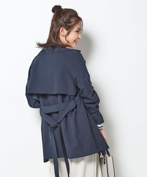 le.coeur blanc（ルクールブラン）の「ニュアンスショートトレンチコート（トレンチコート・レディース・モカ/ネイビー・36/38）」の11枚目の写真