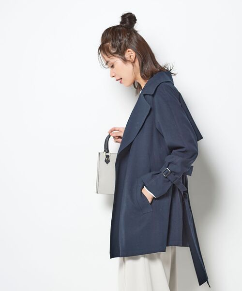 le.coeur blanc（ルクールブラン）の「ニュアンスショートトレンチコート（トレンチコート・レディース・モカ/ネイビー・36/38）」の12枚目の写真