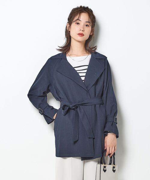 le.coeur blanc（ルクールブラン）の「ニュアンスショートトレンチコート（トレンチコート・レディース・モカ/ネイビー・36/38）」の13枚目の写真