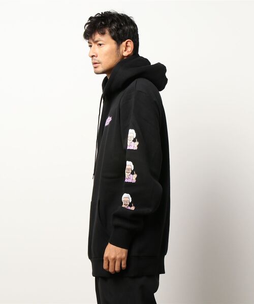 BROTHER MERLE（ブラザー マール）の「Betty 4.0 Hooded Pullover/BROTHER MERLE(ブラザーマール)袖プリントプルオーバーパーカー（パーカー・メンズ・ダークグリーン/ブラック/ヘザーグレー・SMALL/LARGE/X-LARGE/MEDIUM）」の4枚目の写真