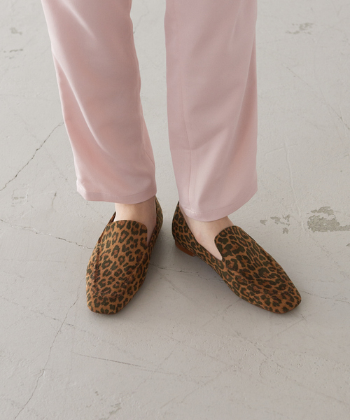 Au BANNISTER（オゥバニスター）の「【WEB限定/晴雨兼用】スクエアトゥモカシンパンプス（パンプス・レディース・ブラック/オフホワイト/ブロンズ/その他・35/36/37/38/39）」の4枚目の写真