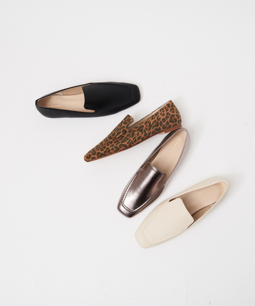 Au BANNISTER（オゥバニスター）の「【WEB限定/晴雨兼用】スクエアトゥモカシンパンプス（パンプス・レディース・ブラック/オフホワイト/ブロンズ/その他・35/36/37/38/39）」の16枚目の写真