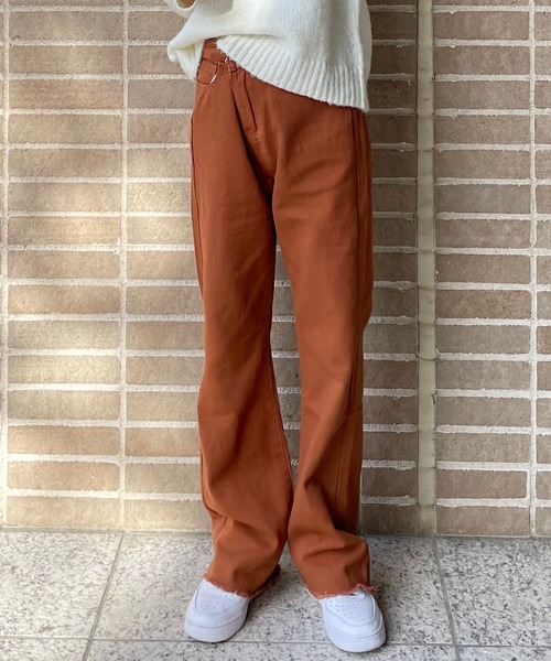 Opinion korean town（オピニオン コリアン タウン）の「HWフレアデニム（デニムパンツ・レディース・ブラック/ベージュ/ブラウン・S/M/L）」の2枚目の写真