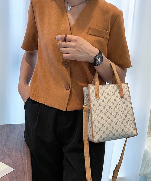 shopnikoniko(ショップニコニコ)の「モノグラム ショルダーバッグ(ショルダーバッグ・レディース・ホワイト/ブラウン・フリー)」の7枚目の写真