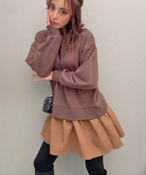 M y u（ミュー）の「Aライン裾フリルドッキングトップス（スウェット・レディース・ブラック/ブラウン/アイボリー/ネイビー/グレー/カーキ・FREE）」の15枚目の写真