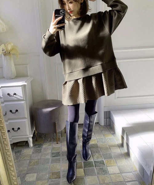 M y u（ミュー）の「Aライン裾フリルドッキングトップス（スウェット・レディース・ブラック/ブラウン/アイボリー/ネイビー/グレー/カーキ・FREE）」の7枚目の写真