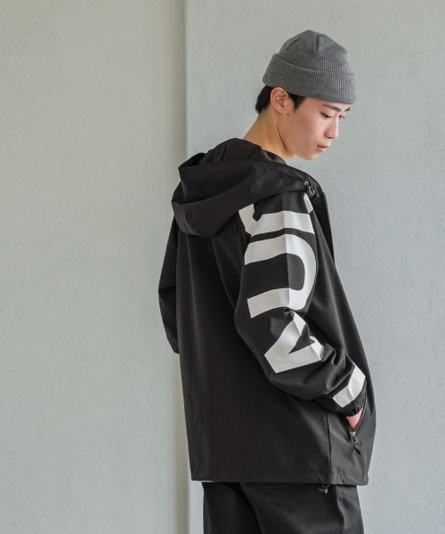 improves(インプローブス)の「袖ロゴ ストレッチ フード ブルゾン(マウンテンパーカー・メンズ・ホワイト/ブラック・X-LARGE/MEDIUM/LARGE)」の10枚目の写真