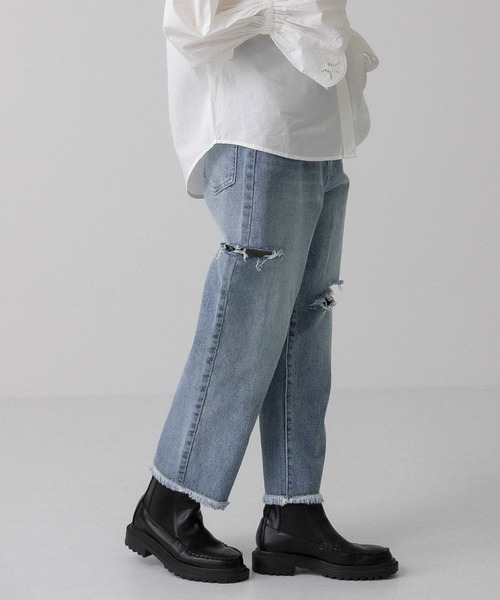 KBF（ケイビーエフ）の「ダメージクロップドデニム（デニムパンツ・レディース・ブルー/ブラック・36/38）」の9枚目の写真