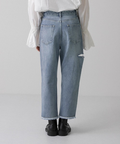 KBF（ケイビーエフ）の「ダメージクロップドデニム（デニムパンツ・レディース・ブルー/ブラック・36/38）」の16枚目の写真