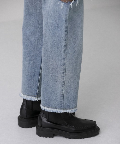 KBF（ケイビーエフ）の「ダメージクロップドデニム（デニムパンツ・レディース・ブルー/ブラック・36/38）」の17枚目の写真