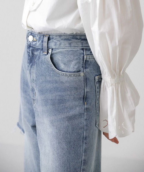 KBF（ケイビーエフ）の「ダメージクロップドデニム（デニムパンツ・レディース・ブルー/ブラック・36/38）」の19枚目の写真