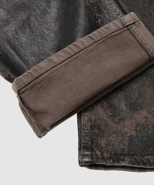1017 ALYX 9SM(アリクス)の「TREATED 6 POCKET JEAN(デニムパンツ・メンズ・ダークブラウン・36/34/32)」の4枚目の写真