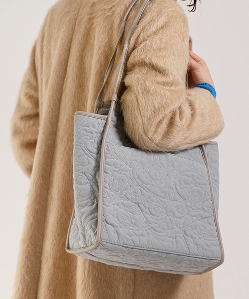 CONTROL FREAK / CTFK（コントロールフリーク）の「CONTROL FREAK(コントロールフリーク)ペイズリーキルトトート（トートバッグ・レディース・ブラック/シルバー/ブルー/アイボリー/ベージュ/グレー・FREE）」の4枚目の写真