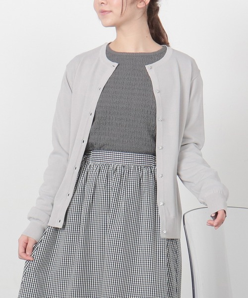 Honeys（ハニーズ）の「変わり釦カーデ（カーディガン/ボレロ・レディース・ラベンダー/サックスブルー/ライム/ライトイエロー/ライトベージュ/ブラック/ライトグレー/オフホワイト/ネイビー・LL/S/M/L）」の4枚目の写真