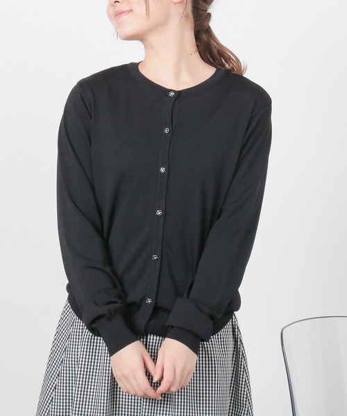 Honeys（ハニーズ）の「変わり釦カーデ（カーディガン/ボレロ・レディース・ラベンダー/サックスブルー/ライム/ライトイエロー/ライトベージュ/ブラック/ライトグレー/オフホワイト/ネイビー・LL/S/M/L）」の3枚目の写真