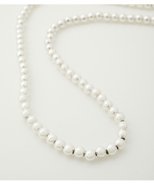 crie conforto（クリーコンフォルト）の「シルバータイニービーズマスクチェーン（マスク・レディース・シルバー・FREE）」の5枚目の写真