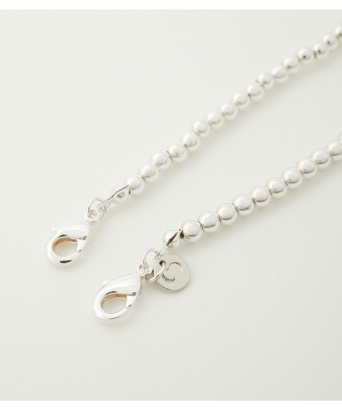 crie conforto（クリーコンフォルト）の「シルバータイニービーズマスクチェーン（マスク・レディース・シルバー・FREE）」の2枚目の写真