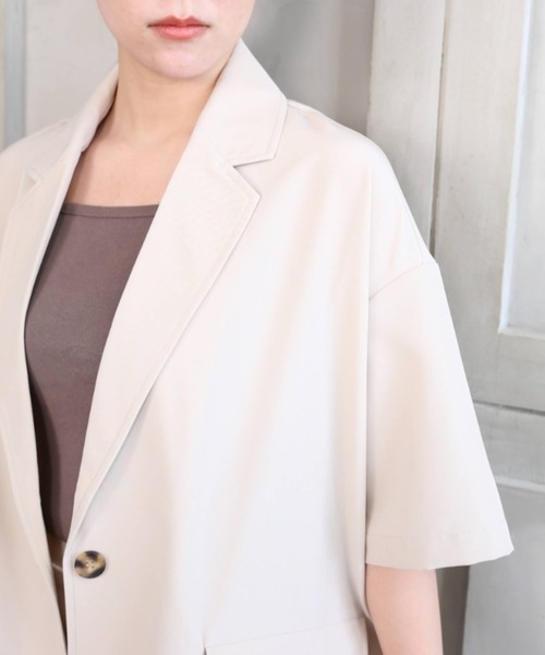 moment+(モーメントプラス)の「エステルポプリンセットアップ(ショートスリーブテーラードジャケット&ツータックショートパンツ)(セットアップ・レディース・ブラック/ベージュ・M)」の19枚目の写真