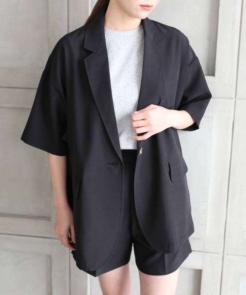 moment+(モーメントプラス)の「エステルポプリンセットアップ(ショートスリーブテーラードジャケット&ツータックショートパンツ)(セットアップ・レディース・ブラック/ベージュ・M)」の7枚目の写真