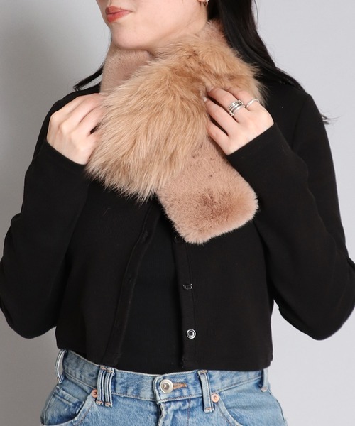 TITE IN THE STORE（ティテ　インザ　ストア）の「ファービッグマフラー（マフラー・レディース・チャコールグレー/ベージュ・FREE）」の2枚目の写真