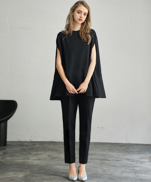 Flolia（フロリア）の「ポンチョ型プチハイネックブラウス・テーパードパンツ セットアップ 結婚式 パンツドレス セパレート パーティードレス オケージョンドレス お呼ばれ 二次会 成人式 同窓会 謝恩会【洗える】（パンツドレス・レディース・ネイビー/ブラック・L/M/S/2L）」の12枚目の写真