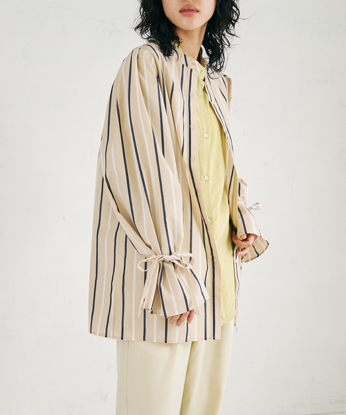 4youstory（フォーユーストーリー）の「【4youstory】袖リボンブラウス（シャツ/ブラウス・レディース・ベージュ/ネイビー/オフホワイト/オレンジ・MEDIUM）」の2枚目の写真