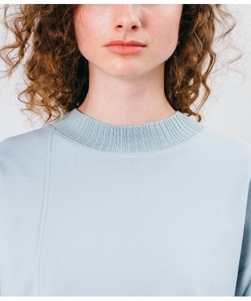 SIPULI(シプリ)の「LOTUS×FRESCA High Twist & HighGauge URAKE モックネックスウェット(スウェット・レディース・ベージュ/サックスブルー・2/3)」の9枚目の写真