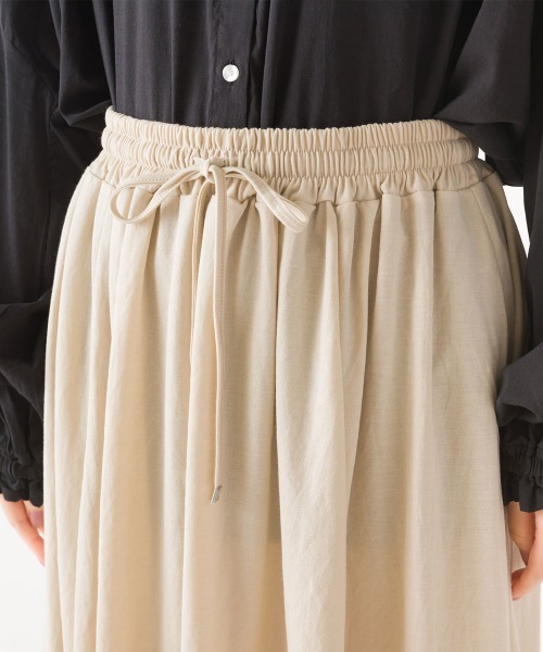 OMNES（オムネス）の「接触冷感レーヨンナイロンギャザースカート（スカート・レディース・ラベンダー/ベージュ/ブルー/ブラック/キャメル・FREE）」の13枚目の写真