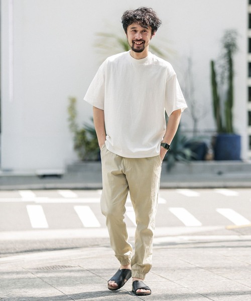URBAN RESEARCH Sonny Label(アーバンリサーチサニーレーベル)の「USAコットンモックネックTシャツ(Tシャツ/カットソー・メンズ・オフホワイト/ベージュ系その他/チャコールグレー・LARGE/MEDIUM)」の6枚目の写真