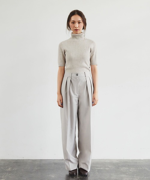 RANDEBOO（ランデブー）の「Classic tuck pants（スラックス・レディース・ベージュ/グレー・1/0）」の5枚目の写真