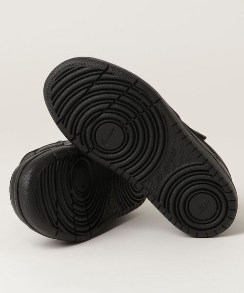 NIKE(ナイキ)の「ナイキ NIKE ナイキ コート バーロウ LOW 2 PSV(スニーカー・キッズ・ブラック・21.5cm/21.0cm/19.0cm/20.0cm/22.0cm/18.0cm/17.0cm)」の3枚目の写真