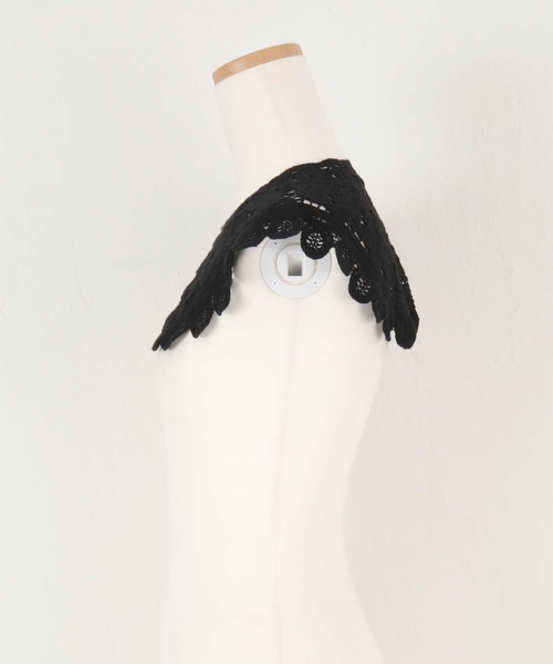 titivate（ティティベイト）の「ﾊﾟｰﾙﾎﾞﾀﾝﾚｰｽ付け襟（付け襟・レディース・ブラック/アイボリー・FREE）」の5枚目の写真