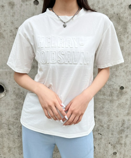 at12:03（アットイチニーゼロサン）の「エンボス加工ロゴTシャツ