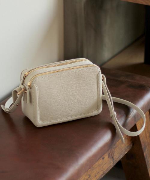 BEAUTY&YOUTH UNITED ARROWS（ビューティーアンドユースユナイテッドアローズ）の「BYSF∵ スクエアジップ 2WAY ショルダー◆（ショルダーバッグ・レディース・ナチュラル/ネイビー/ブラック/ベージュ・FREE）」の3枚目の写真