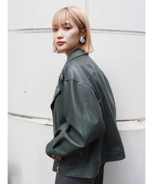 MURUA(ムルーア)の「バックコクーンライダース(ライダースジャケット・レディース・ダークグリーン/ブラウン/ブラック・FREE)」の17枚目の写真