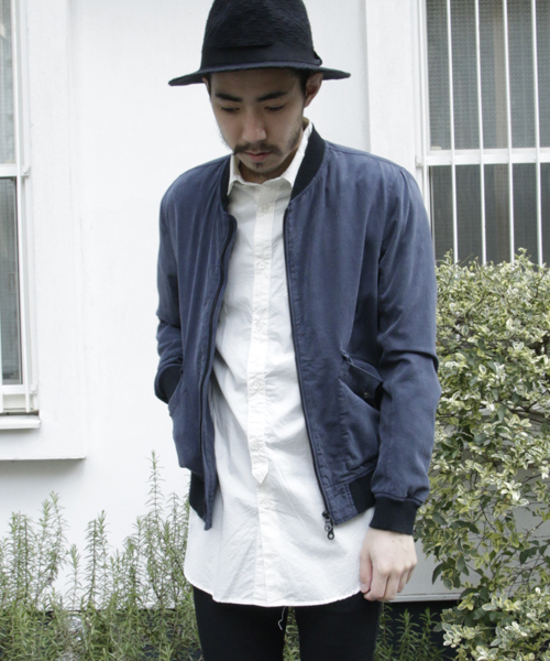 AMERICAN RAG CIE（アメリカンラグシー）の「AMERICAN RAG CIE 綿テンセル ジップアップブルゾン（ブルゾン・メンズ・ネイビー/ベージュ・1/3/2）」の2枚目の写真