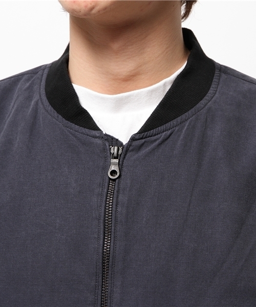 AMERICAN RAG CIE（アメリカンラグシー）の「AMERICAN RAG CIE 綿テンセル ジップアップブルゾン（ブルゾン・メンズ・ネイビー/ベージュ・1/3/2）」の16枚目の写真
