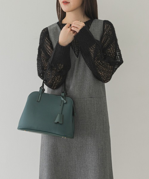 RODE SKO（ロデスコ）の「キーチャームミドルバッグ（ハンドバッグ・レディース・ブラック/グリーン系その他/キャメル・ONE）」の3枚目の写真