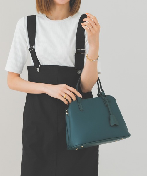 RODE SKO（ロデスコ）の「キーチャームミドルバッグ（ハンドバッグ・レディース・ブラック/グリーン系その他/キャメル・ONE）」の4枚目の写真