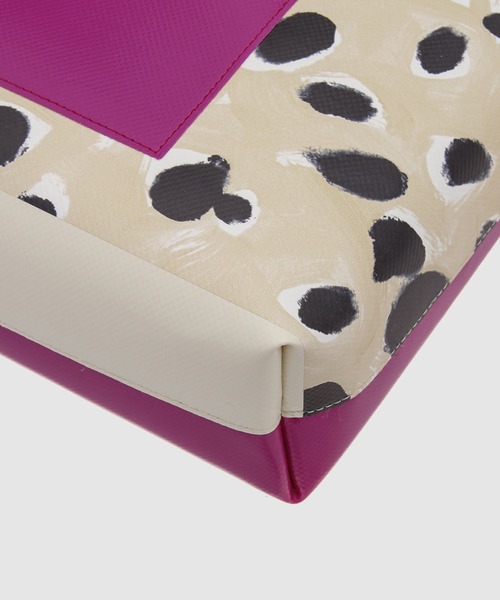 MARNI（マルニ）の「POPDOTS NS SHOPPINGBAG/ショッピングバッグ（トートバッグ・レディース・ホワイト/ネイビー・ONE SIZE）」の4枚目の写真