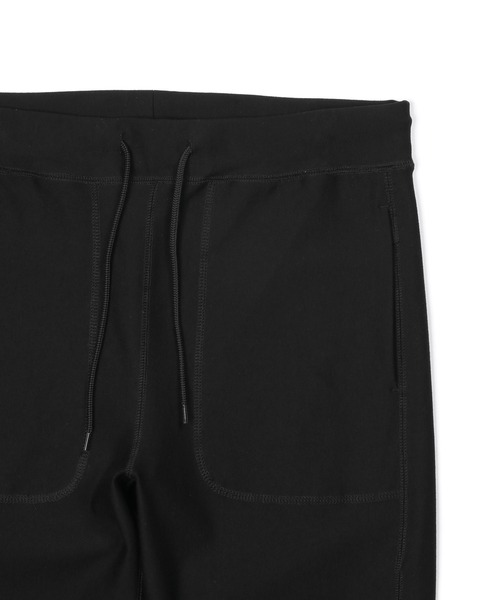 The DUFFER of ST.GEORGE（ザダファーオブセントジョージ）の「【WEB限定アイテム】STRETCH PONTE JOG PANTS：ポンチ素材 ジャージ ストレッチジョガーパンツ（その他パンツ・メンズ・ブラック/ネイビー/グレー・SMALL/MEDIUM/LARGE/X-LARGE）」の16枚目の写真